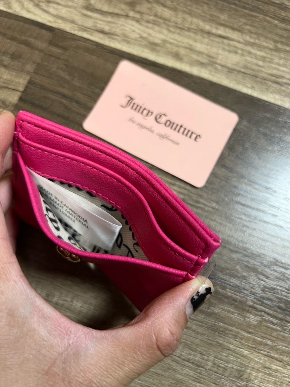 Juicy Couture Hot Pink Card Case with Gold Heart Emblem - Picture 4 of 4